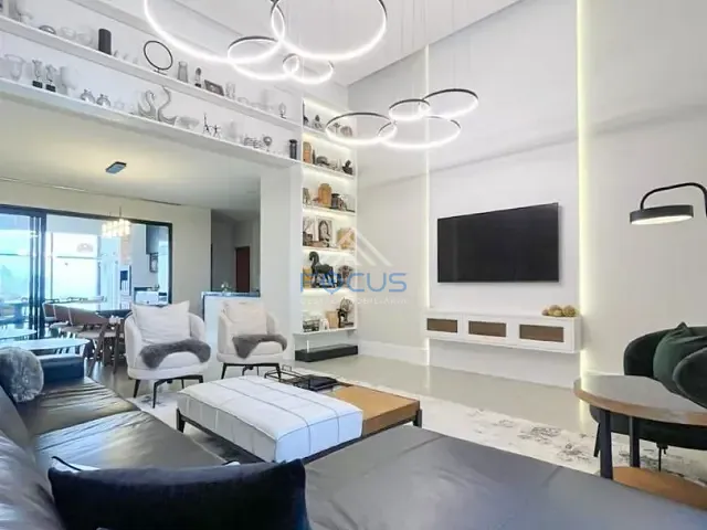 Casa com 564m² 3 quartos e 5 banheiros, à venda, no bairro Medeiros em Jundiaí