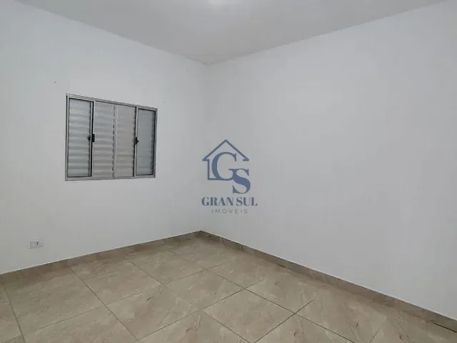 Casa com 125m² 1 quarto e 1 banheiro, para alugar, no bairro Jardim Shangrilá (Zona Sul) em São Paulo
