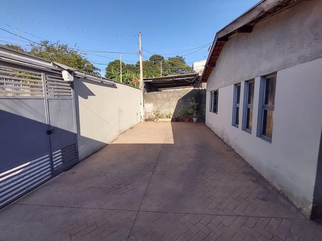 Casa com 300m² 3 quartos e 1 banheiro, à venda, no bairro Vila Bertini em Americana