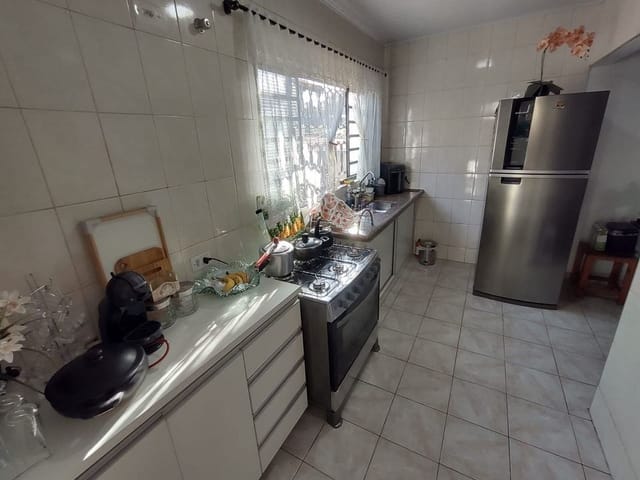 Casa com 300m² 3 quartos e 1 banheiro, à venda, no bairro Vila Bertini em Americana