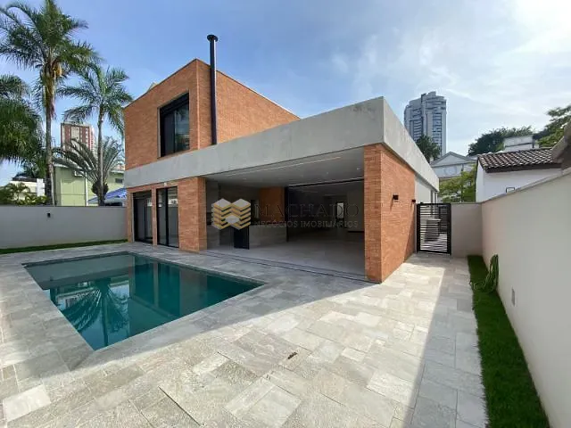 Casa com 507m² 4 quartos e 6 banheiros, à venda, no bairro Dezoito do Forte Empresarial/Alphaville. em Barueri