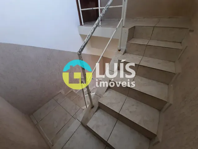 Casa 3 quartos e 1 banheiro, para alugar, no bairro Centro em Guaranésia