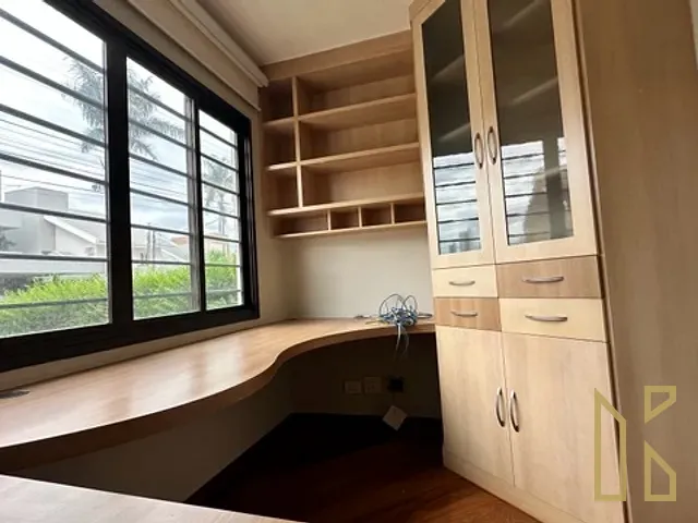 Casa 4 quartos e 5 banheiros, para alugar, no bairro Parque Residencial Alcântara em Londrina