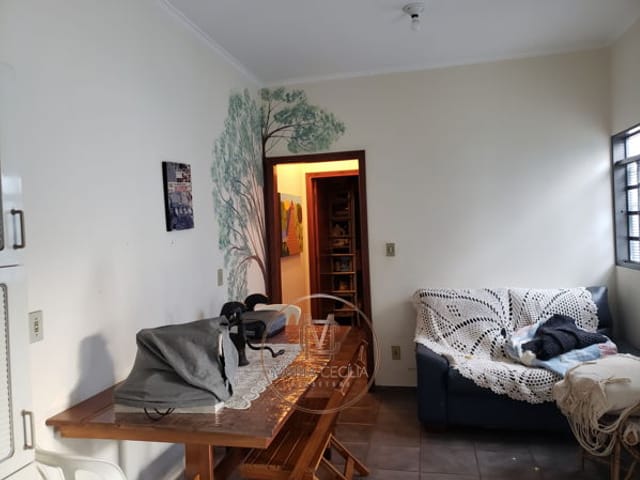 Casa com 300m² 3 quartos e 4 banheiros, à venda, no bairro Centro em Araraquara
