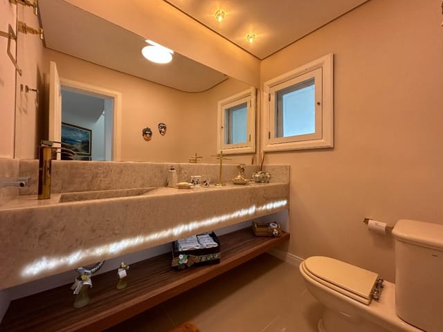 Casa com 3000m² 9 quartos e 10 banheiros, à venda, no bairro Acapulco em Guarujá
