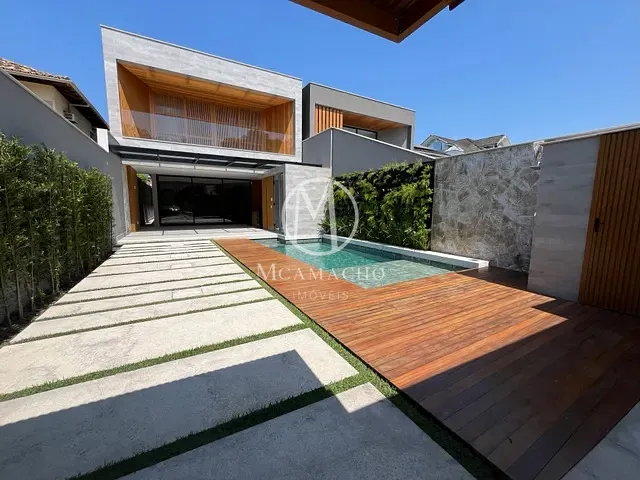 Casa 4 quartos e 6 banheiros, à venda, no bairro Barra da Tijuca em Rua Ivaldo de Azambuja