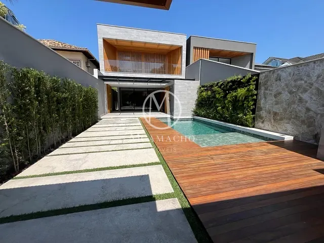 Casa 4 quartos e 6 banheiros, à venda, no bairro Barra da Tijuca em Rua Ivaldo de Azambuja