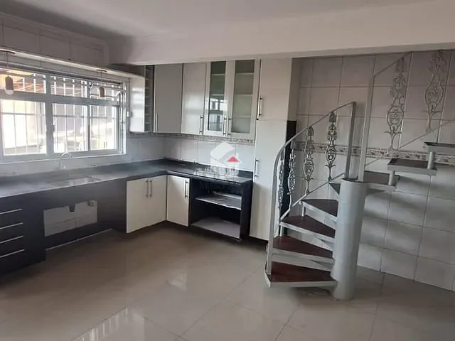 Casa 3 quartos e 1 banheiro, para alugar, no bairro Santo Antônio em Osasco