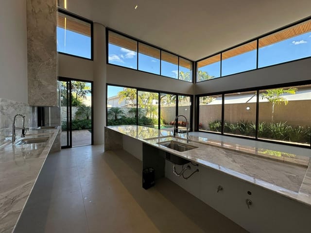 Casa com 659m² 4 quartos e 7 banheiros, à venda, no bairro Jardins Milão em Goiânia