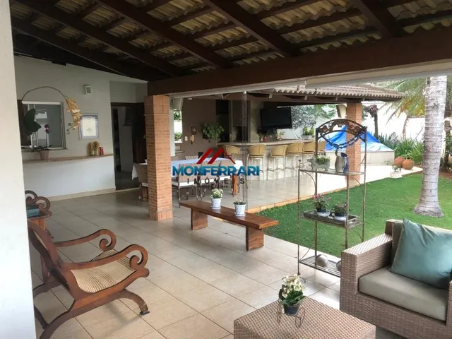 Casa com 868m² 4 quartos e 6 banheiros, à venda, no bairro Jardins Viena em Aparecida De Goiânia