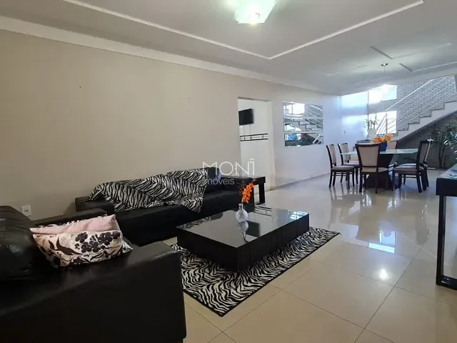 Casa 4 quartos e 3 banheiros, à venda, no bairro Setor Habitacional Vicente Pires em Brasília