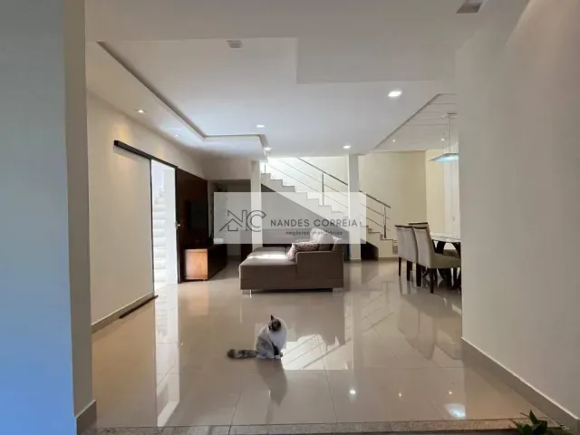 Casa com 309m² 3 quartos e 4 banheiros, à venda, no bairro Operária em Londrina
