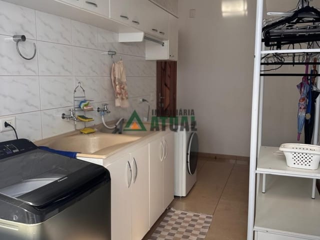 Casa com 665m² 4 quartos e 5 banheiros, à venda, no bairro Vivendas do Arvoredo em Londrina
