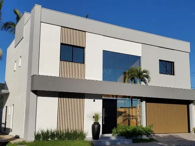 Casa 4 quartos e 5 banheiros, à venda, no bairro Barra em Balneário Camboriú