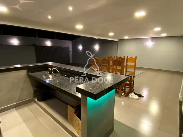 Casa com 250m² 2 quartos e 2 banheiros, à venda, no bairro Parque das Laranjeiras II em Uberaba