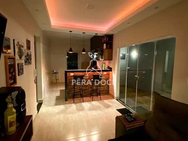 Casa com 250m² 2 quartos e 2 banheiros, à venda, no bairro Parque das Laranjeiras II em Uberaba