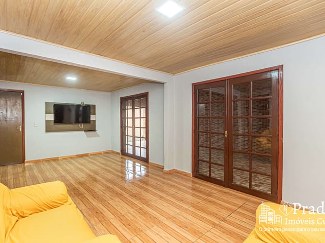 Casa com 500m² 3 quartos e 2 banheiros, à venda, no bairro Borda do Campo em São José dos Pinhais
