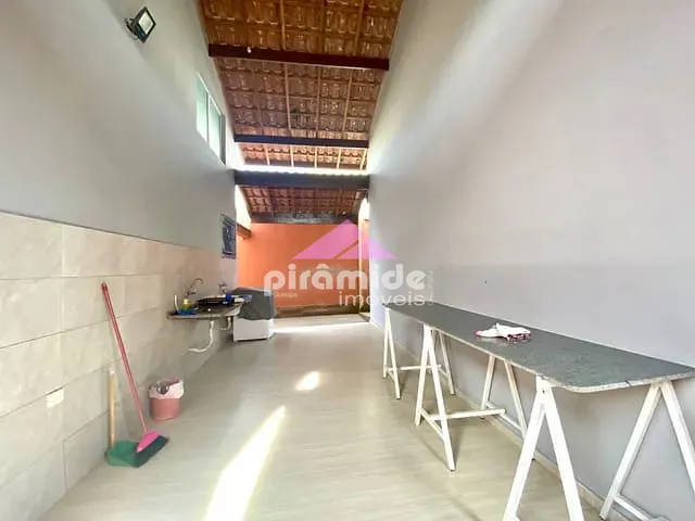 Casa com 412m², à venda ou para alugar, no bairro Pontal de Santa Marina em Caraguatatuba