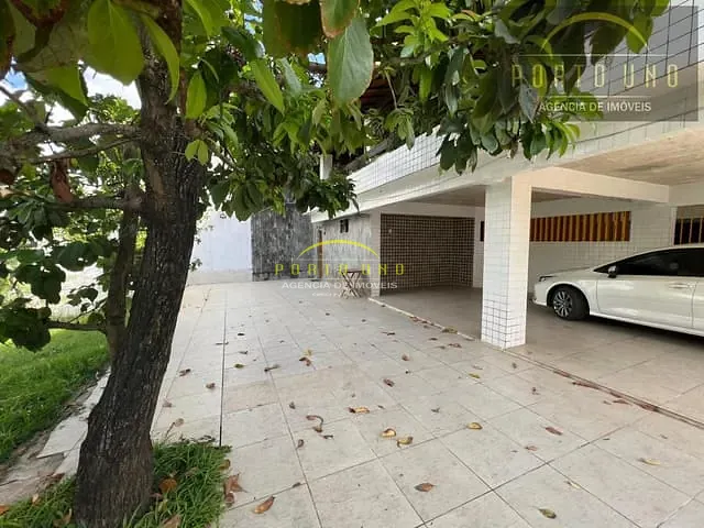 Casa com 864m², à venda, no bairro Caminho das Árvores em Salvador