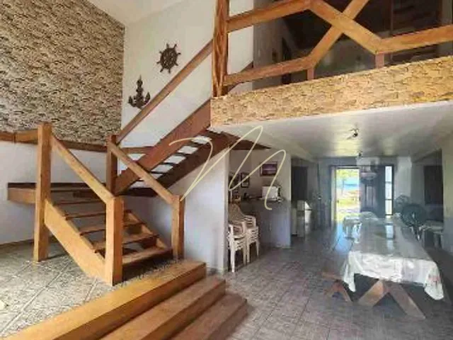 Casa 6 quartos e 5 banheiros, à venda, no bairro Olivença em Ilhéus