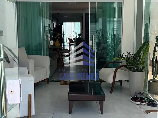 Casa 3 quartos e 5 banheiros, para alugar, no bairro Nossa Senhora da Vitória em Ilhéus