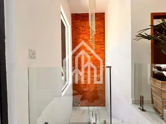 Casa 3 quartos e 4 banheiros, à venda, no bairro Jardim Maristela em Atibaia