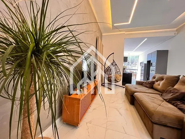 Casa 3 quartos e 4 banheiros, à venda, no bairro Jardim Maristela em Atibaia