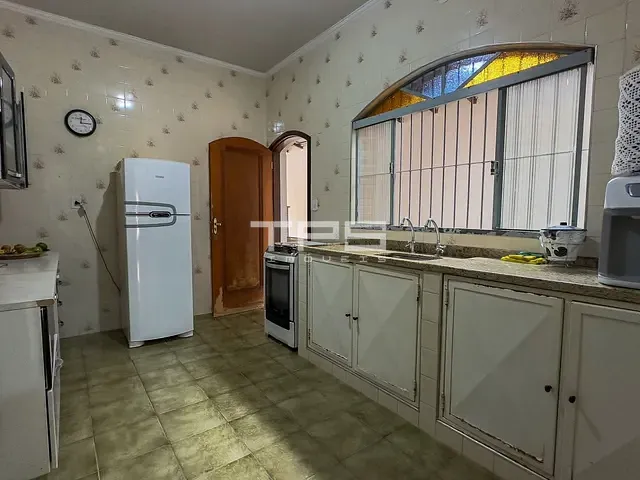 Casa com 434m² 3 quartos e 3 banheiros, à venda, no bairro Cidade Industrial em Lorena