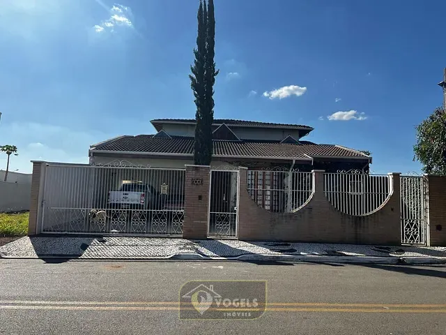 Casa 3 quartos e 4 banheiros, à venda, no bairro Parque Residencial Girassóis de Holanda em Holambra