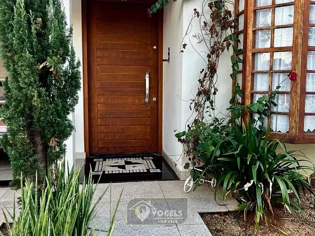 Casa 3 quartos e 4 banheiros, à venda, no bairro Parque Residencial Girassóis de Holanda em Holambra