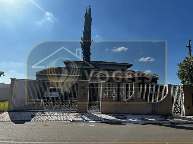 Casa 3 quartos e 4 banheiros, à venda, no bairro Parque Residencial Girassóis de Holanda em Holambra