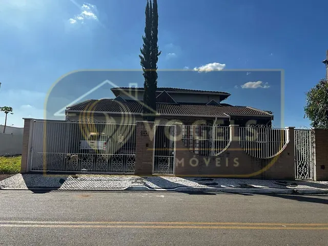 Casa 3 quartos e 4 banheiros, à venda, no bairro Parque Residencial Girassóis de Holanda em Holambra