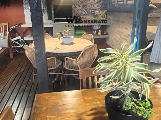 Casa 3 quartos e 3 banheiros, para alugar, no bairro Vila em Ilhabela