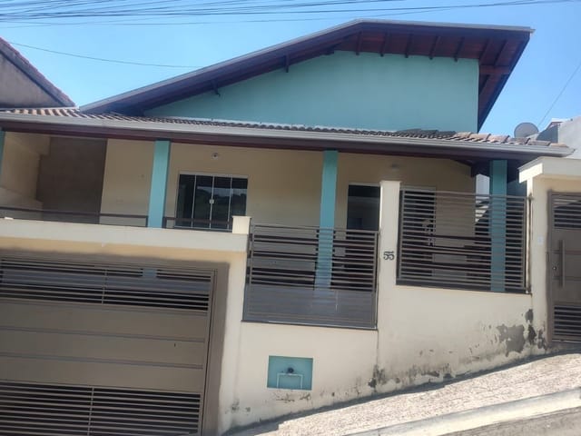 Casa com 250m² 3 quartos e 2 banheiros, à venda, no bairro Primavera Garden em Itapeva