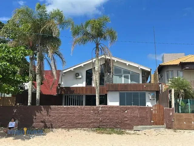 Casa com 403m² 3 quartos e 2 banheiros, à venda, no bairro Cachoeira do Bom Jesus em Florianópolis