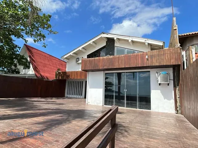 Casa com 403m² 3 quartos e 2 banheiros, à venda, no bairro Cachoeira do Bom Jesus em Florianópolis
