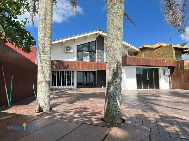 Casa com 403m² 3 quartos e 2 banheiros, à venda, no bairro Cachoeira do Bom Jesus em Florianópolis