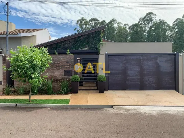 Casa com 312m² 3 quartos e 4 banheiros, à venda, no bairro Vila Soares em Ourinhos