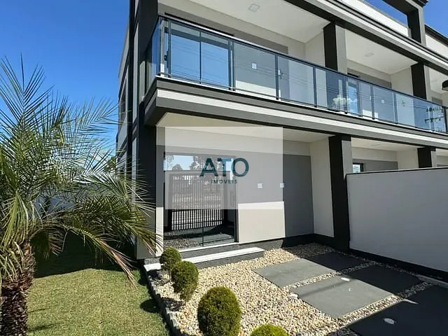 Sobrado 2 quartos e 1 banheiro, à venda, no bairro XV de novembro em Tijucas