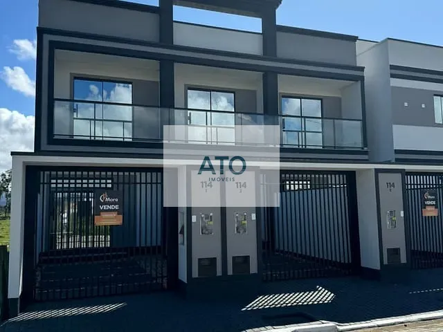 Sobrado 2 quartos e 1 banheiro, à venda, no bairro XV de novembro em Tijucas