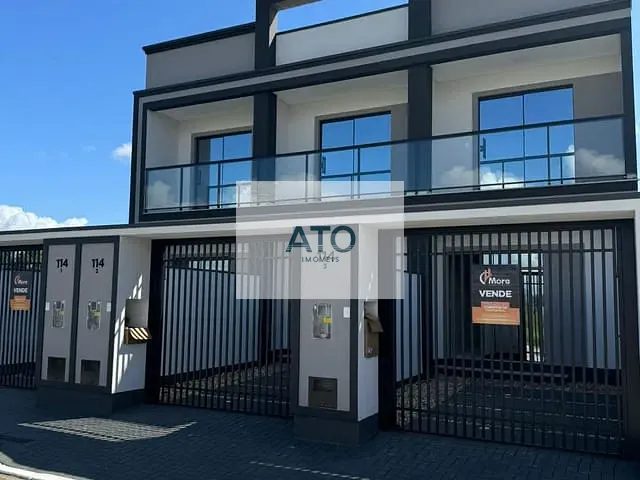 Sobrado 2 quartos e 1 banheiro, à venda, no bairro XV de novembro em Tijucas