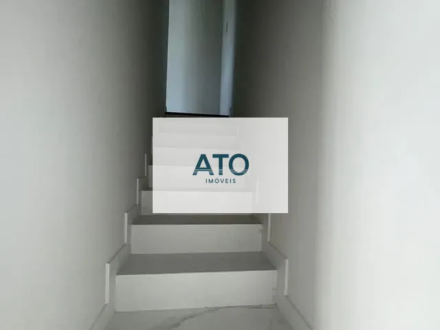 Sobrado 2 quartos e 1 banheiro, à venda, no bairro XV de novembro em Tijucas