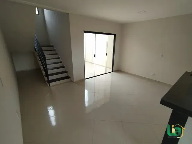 Casa 2 quartos e 1 banheiro, à venda, no bairro Alto do Castelo em Muriaé