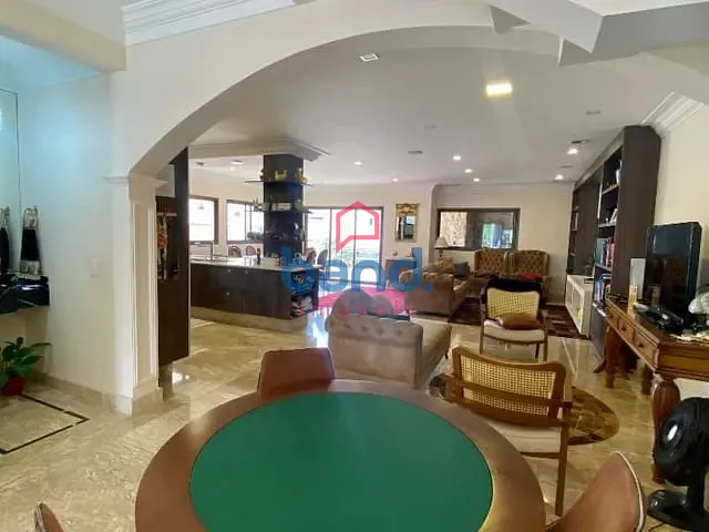 Casa com 250m² 3 quartos e 3 banheiros, à venda, no bairro Centro em Porto Feliz