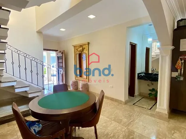 Casa com 250m² 3 quartos e 3 banheiros, à venda, no bairro Centro em Porto Feliz