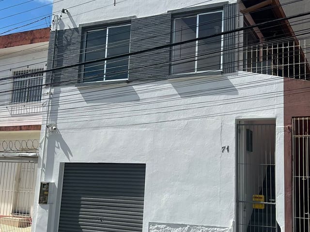 Casa 1 quarto e 1 banheiro, para alugar, no bairro Centro em Florianópolis