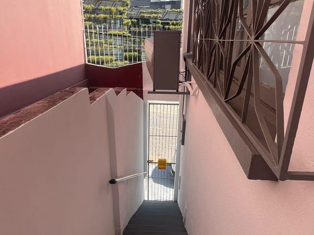 Casa 1 quarto e 1 banheiro, para alugar, no bairro Centro em Florianópolis