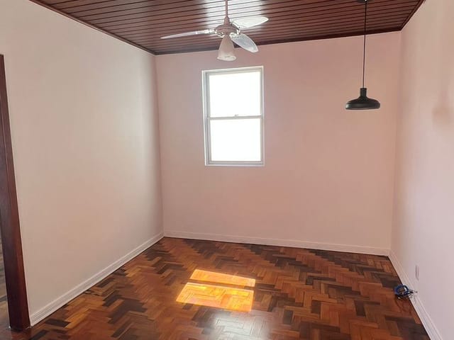 Casa 1 quarto e 1 banheiro, para alugar, no bairro Centro em Florianópolis