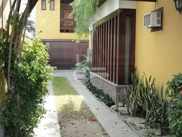 Casa com 440m² 4 quartos e 4 banheiros, à venda, no bairro Parque Turf Club em Campos dos Goytacazes