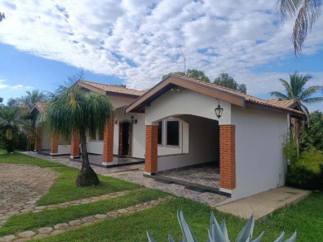 Casa com 2850m² 3 quartos e 4 banheiros, para alugar, no bairro  Jardim Botânico em São Pedro